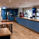Hostel Abbey Court