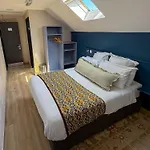 Hostel Abbey Court