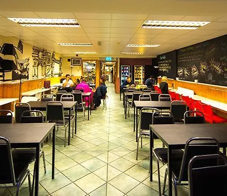 Abbey Court Hostal