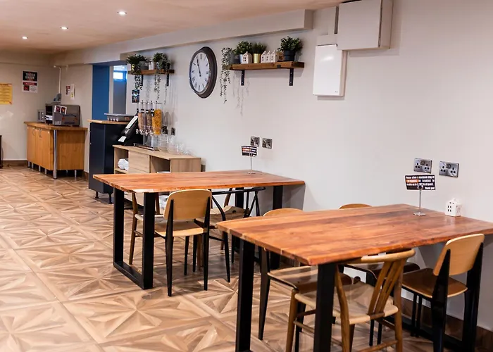 Abbey Court Hostel *