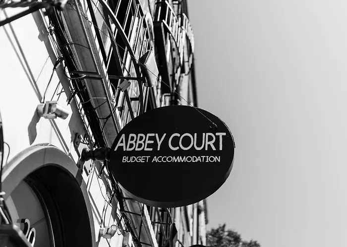Hostel Abbey Court *