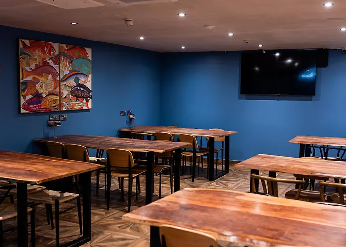 Hostel Abbey Court *