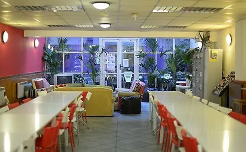 Hostel Abbey Court *